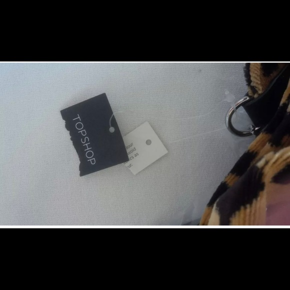 🔥 TopShop NWT leopard studded crossbody vegan Fanny Pack Belt Bag Crossbody 🔥 - Picture 5 of 8